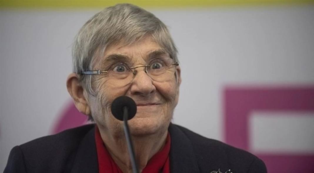 Bu gıdaları ağzınıza bile sürmeyin! Canan Karatay tek tek sıraladı: Sanılanın aksine bazı doğal besinler de zararlı! 1